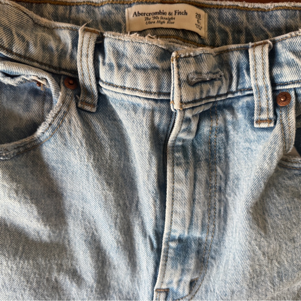 A&F Ultra High Rise Jeans - Size 28/6L